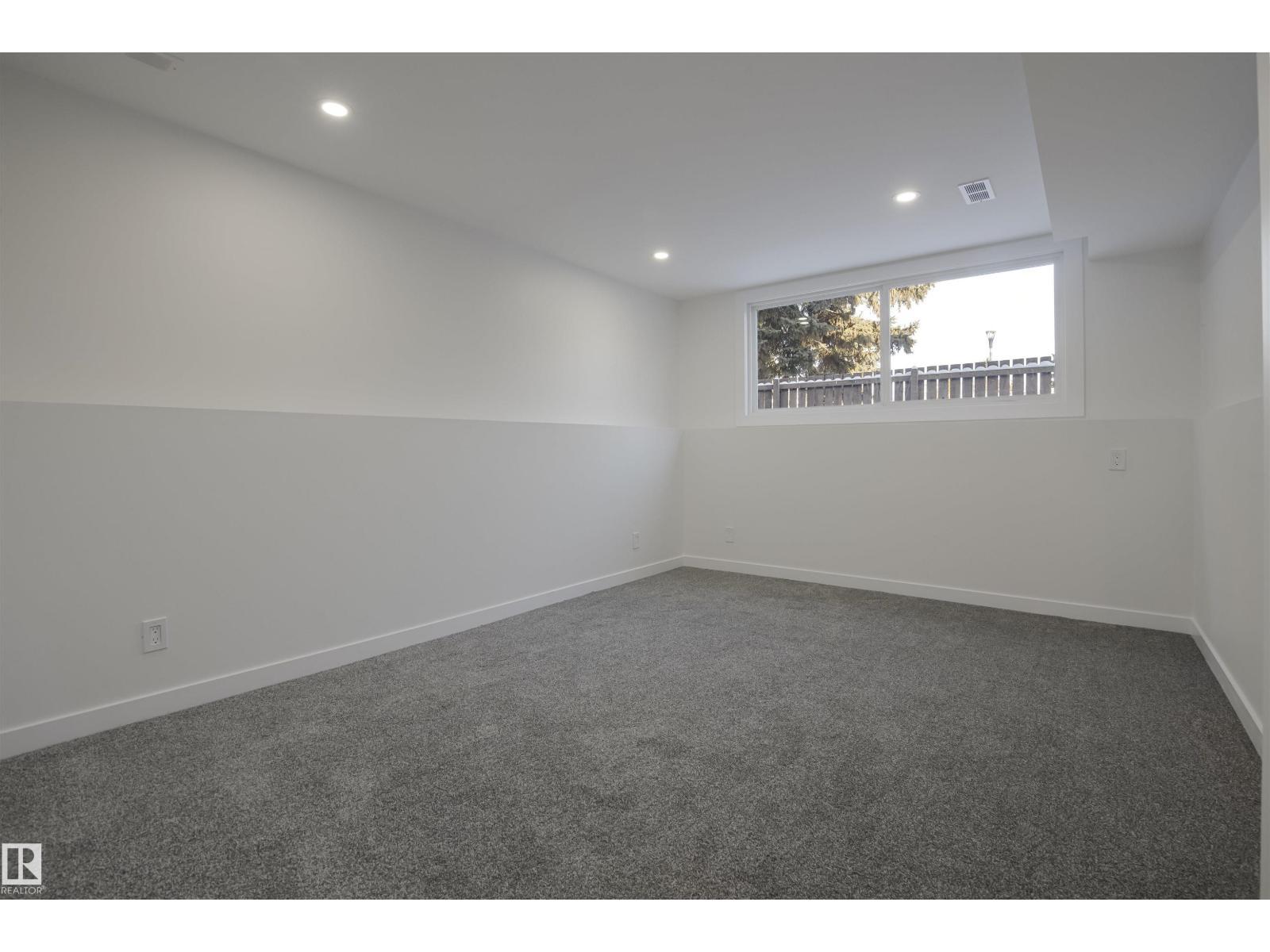 123 Morin Maze Mz Nw, Edmonton, AB - Indoor Photo Showing Other Room