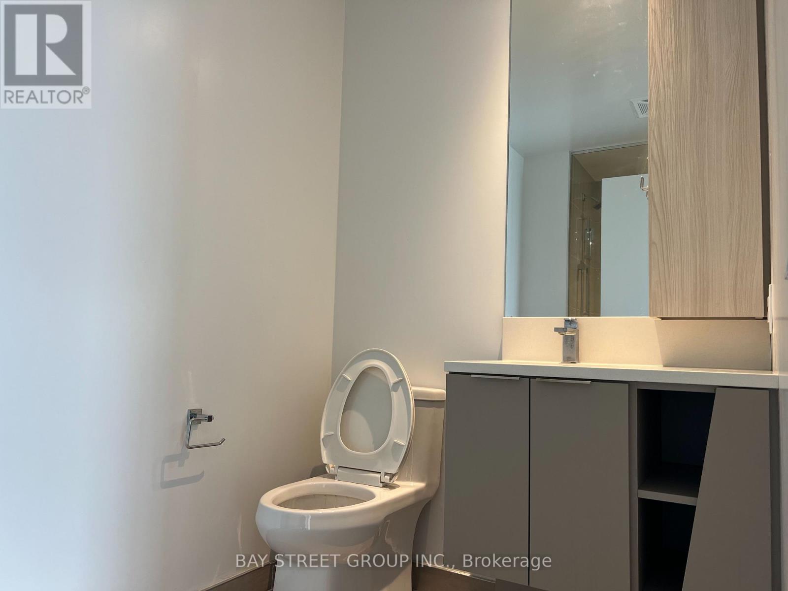 5207 - 3900 Confederation Parkway, Mississauga, ON - Indoor Photo Showing Bathroom