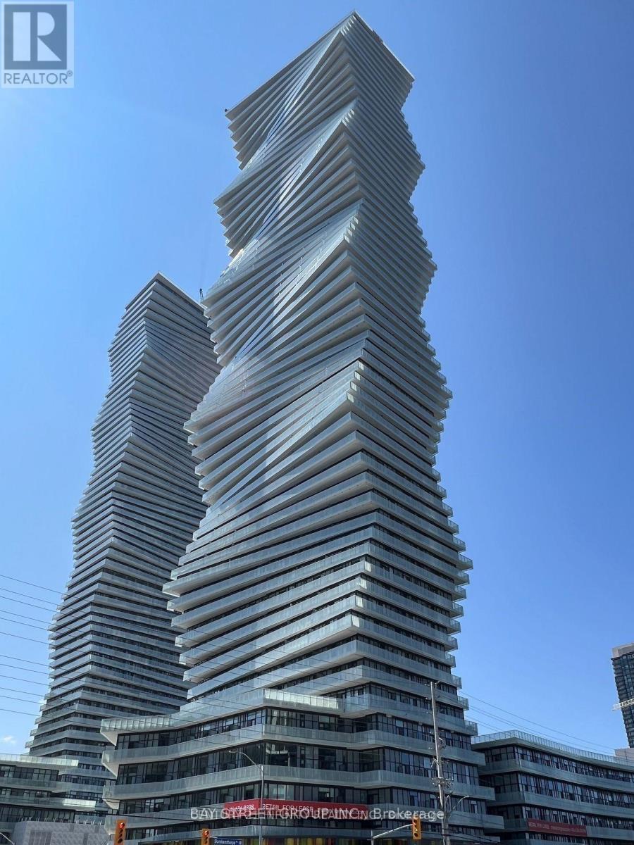 5207 - 3900 Confederation Parkway, Mississauga, ON - Outdoor With Facade