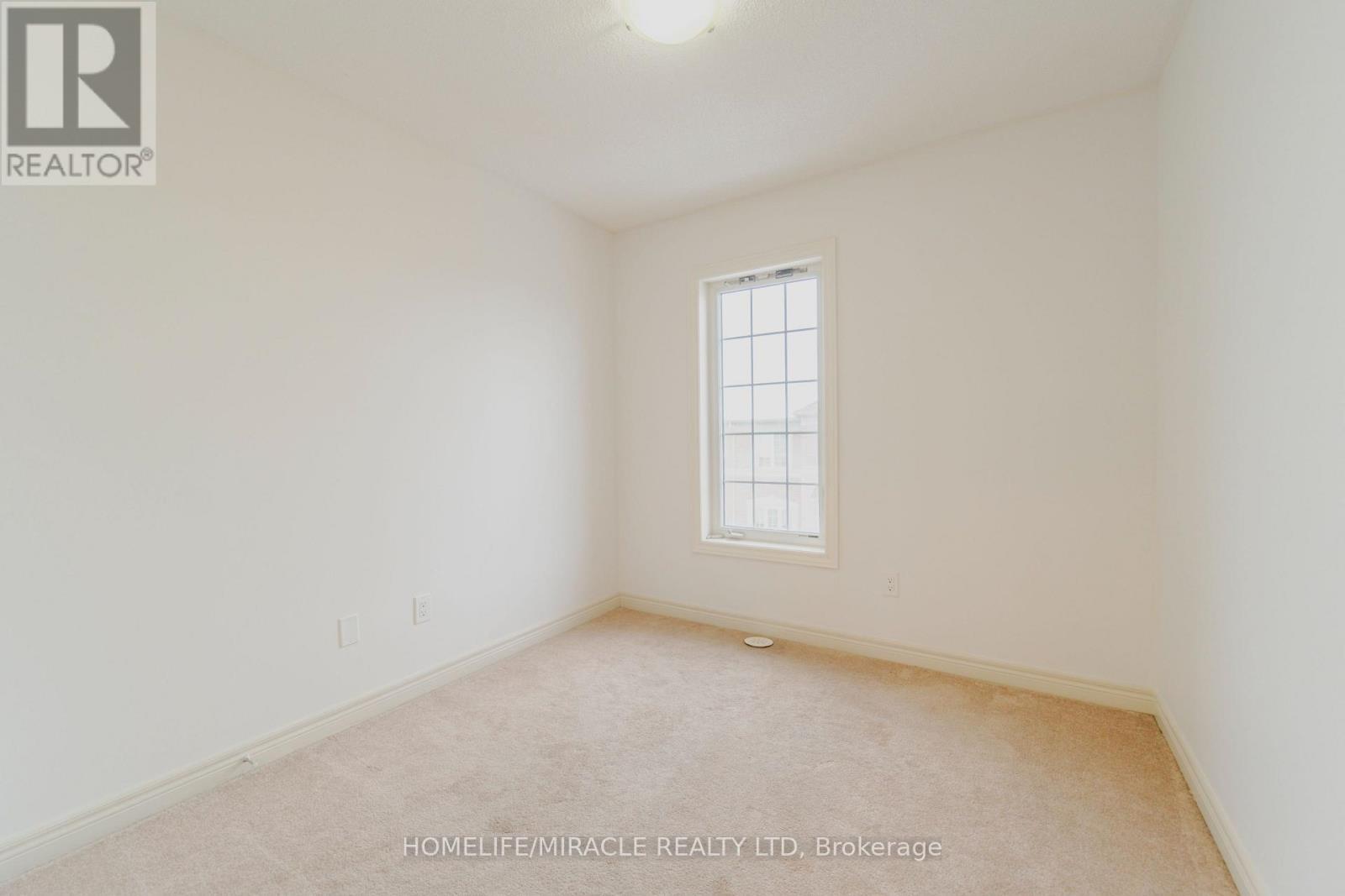 106 Aspen Hills Road, Brampton, ON - Indoor Photo Showing Other Room