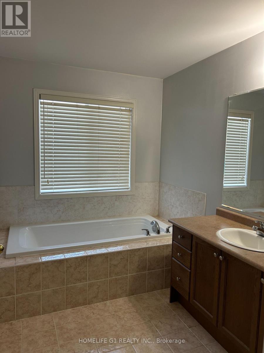 86 Newington Crescent, Brampton, ON - Indoor Photo Showing Bathroom