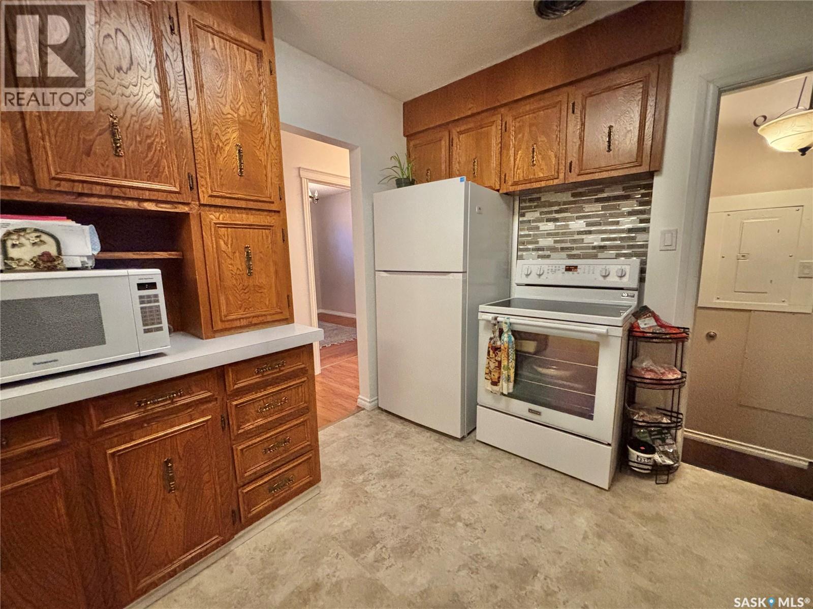 53 Bailey Drive, Yorkton, SK - Indoor Photo Showing Kitchen