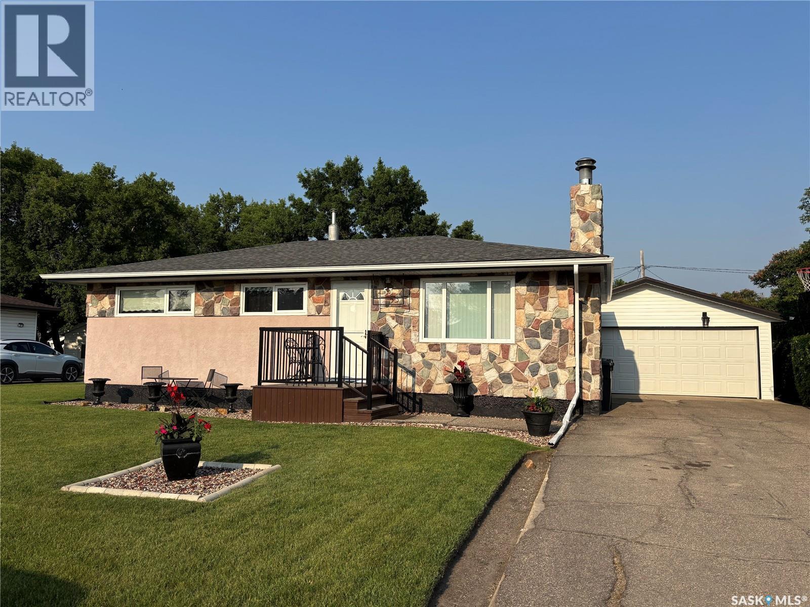 53 Bailey Drive, Yorkton, SK - Outdoor