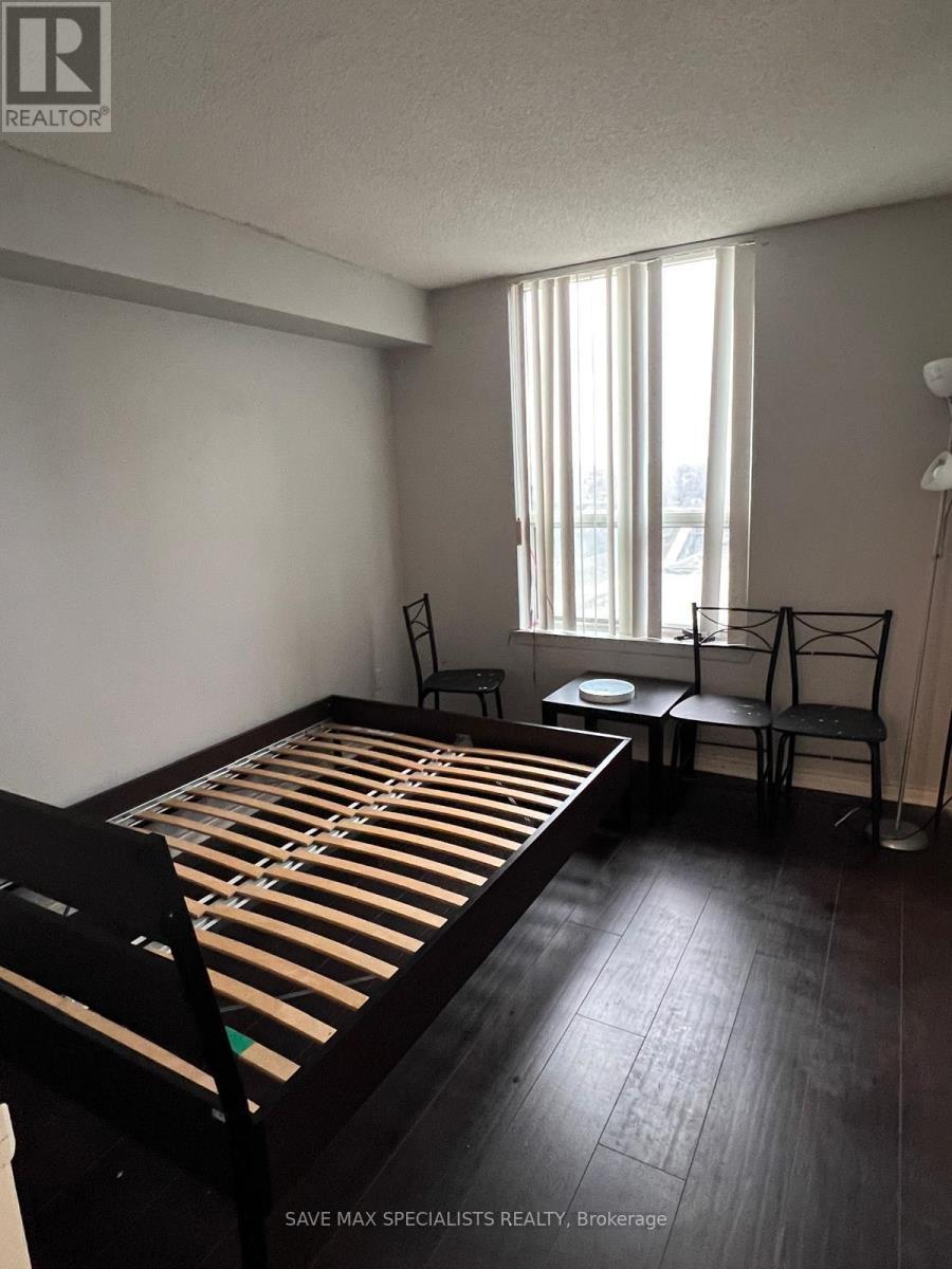 1214 - 135 Hillcrest Avenue, Mississauga, ON - Indoor Photo Showing Bedroom