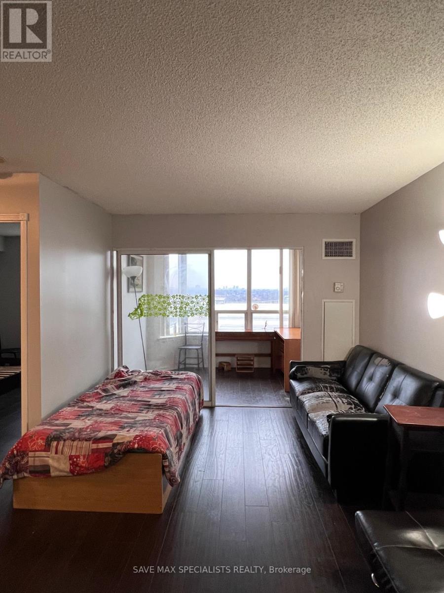 1214 - 135 Hillcrest Avenue, Mississauga, ON - Indoor Photo Showing Bedroom