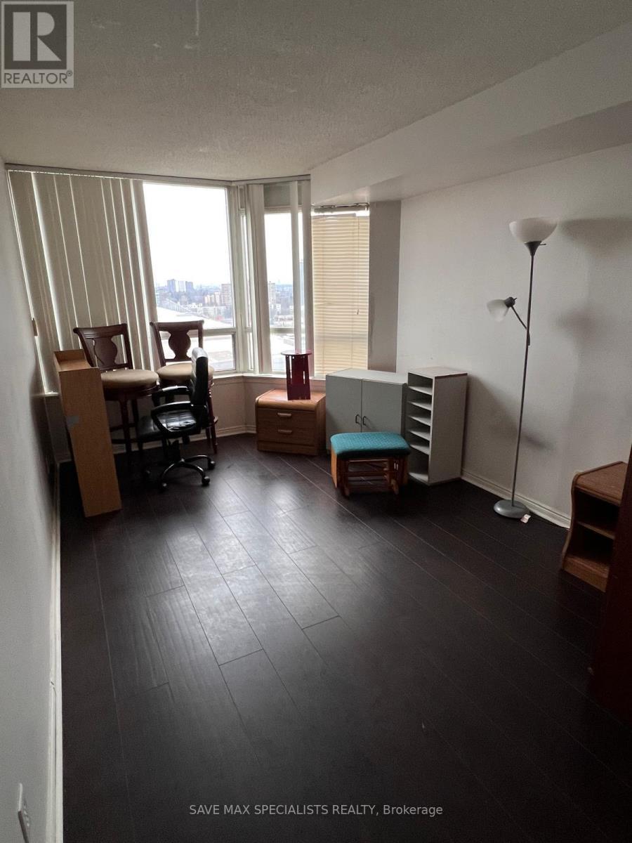 1214 - 135 Hillcrest Avenue, Mississauga, ON - Indoor