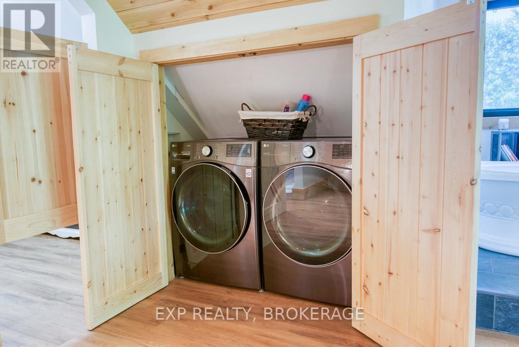 1249 Waters Edge Lane, Frontenac (Frontenac Centre), ON - Indoor Photo Showing Laundry Room