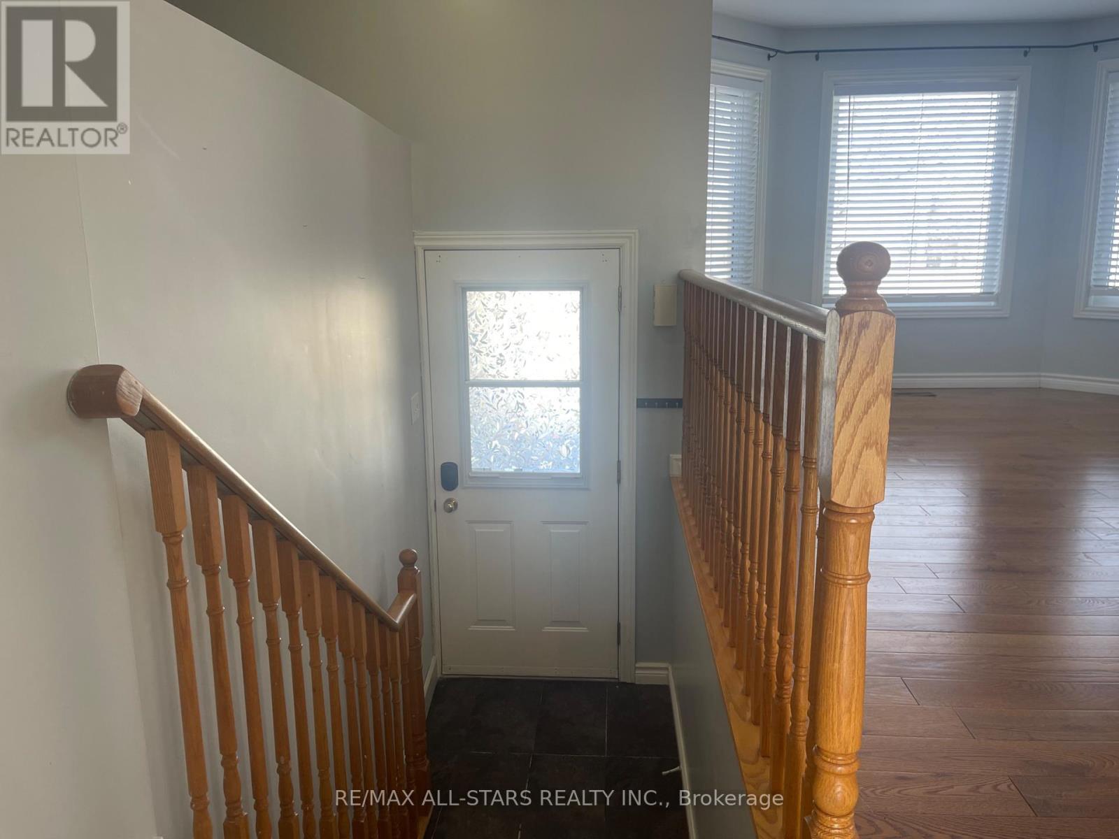 Entrance way - Main Floor - 39 Mcgibbon Boulevard, Kawartha Lakes (Lindsay), ON - Indoor Photo Showing Other Room