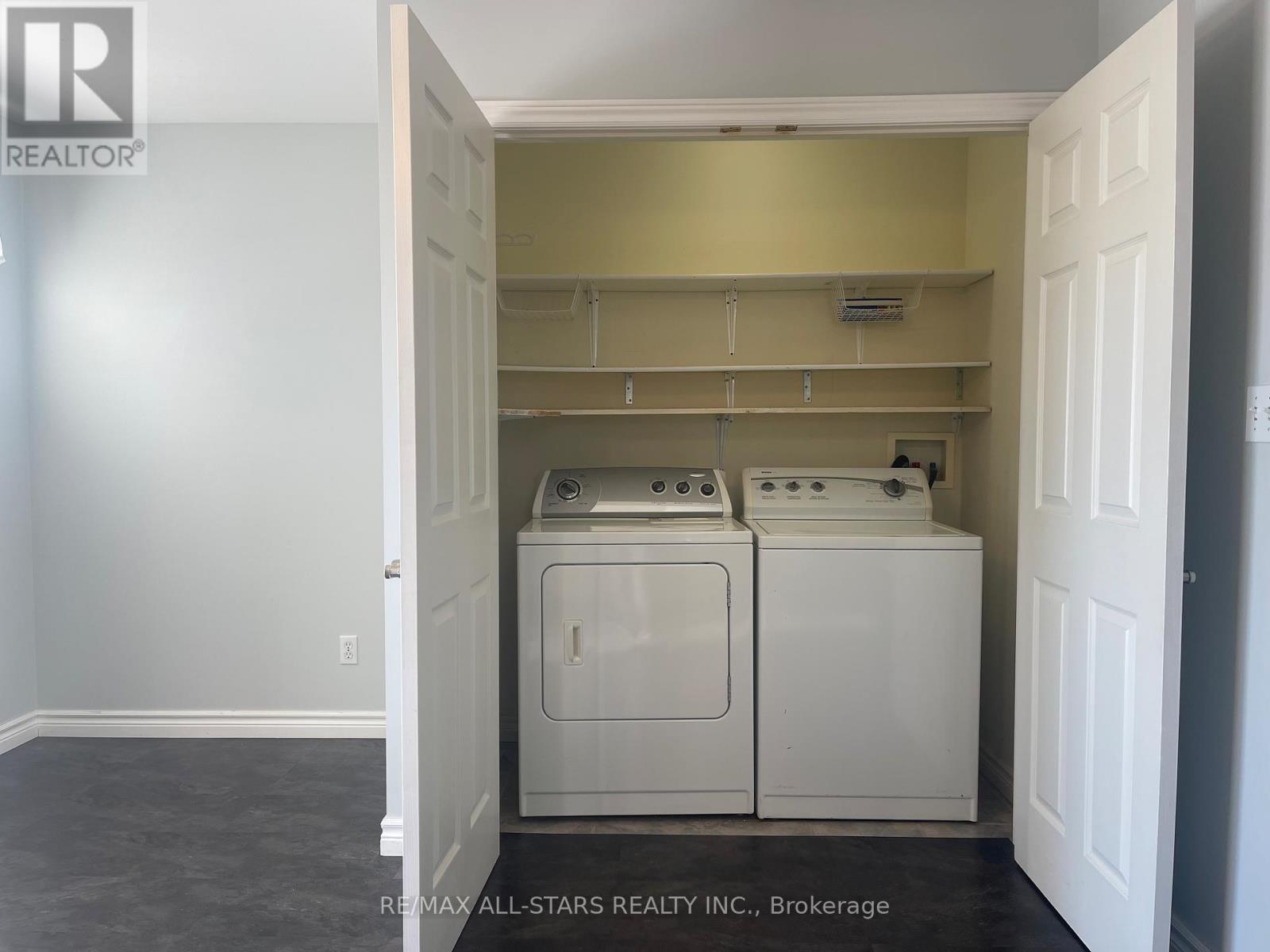 In suite Laundry Nook - Main Floor - 39 Mcgibbon Boulevard, Kawartha Lakes (Lindsay), ON - Indoor Photo Showing Laundry Room