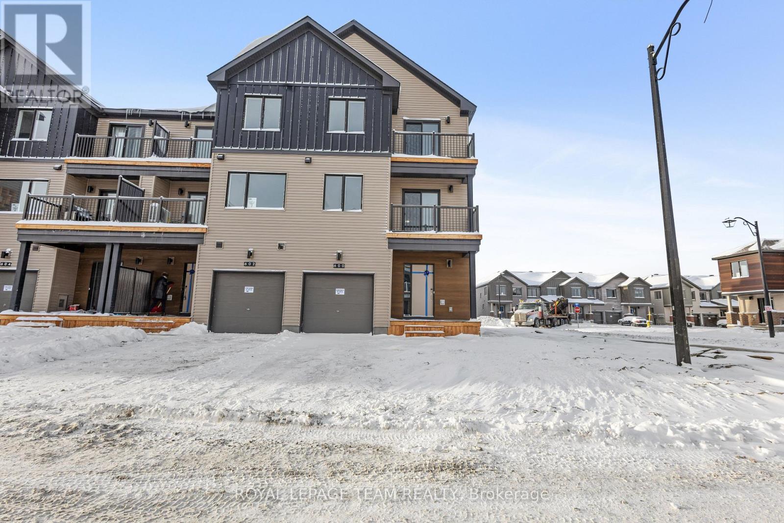 600 Bee Pollen Way, Ottawa, ON - Outdoor With Balcony With Facade