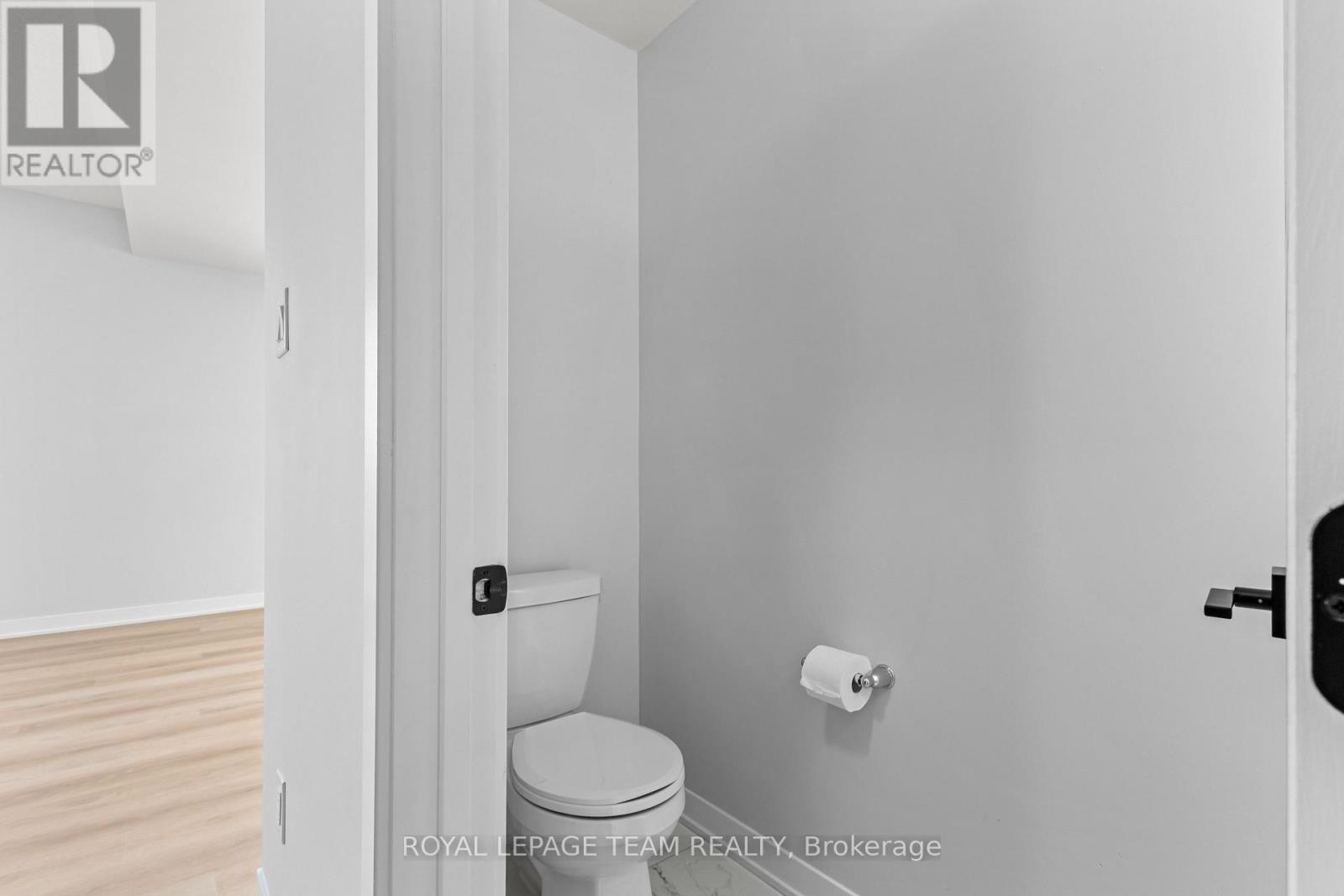 600 Bee Pollen Way, Ottawa, ON - Indoor Photo Showing Bathroom