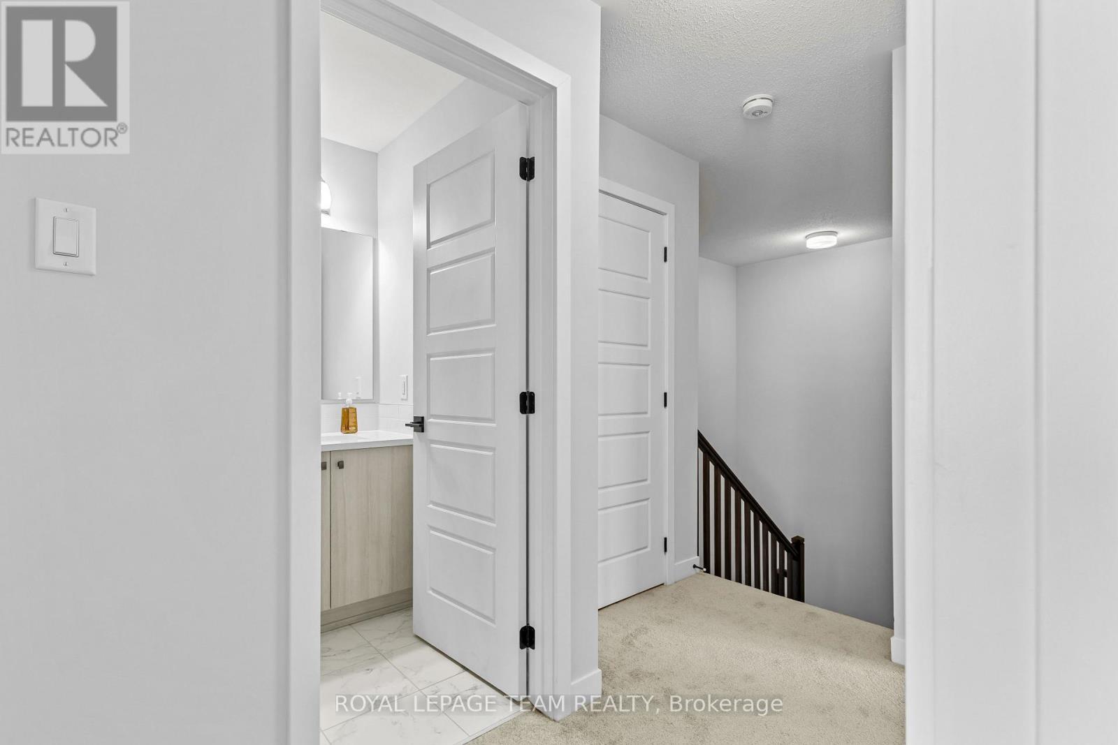 600 Bee Pollen Way, Ottawa, ON - Indoor Photo Showing Other Room