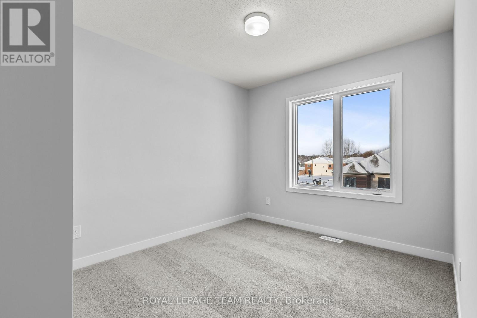 600 Bee Pollen Way, Ottawa, ON - Indoor Photo Showing Other Room