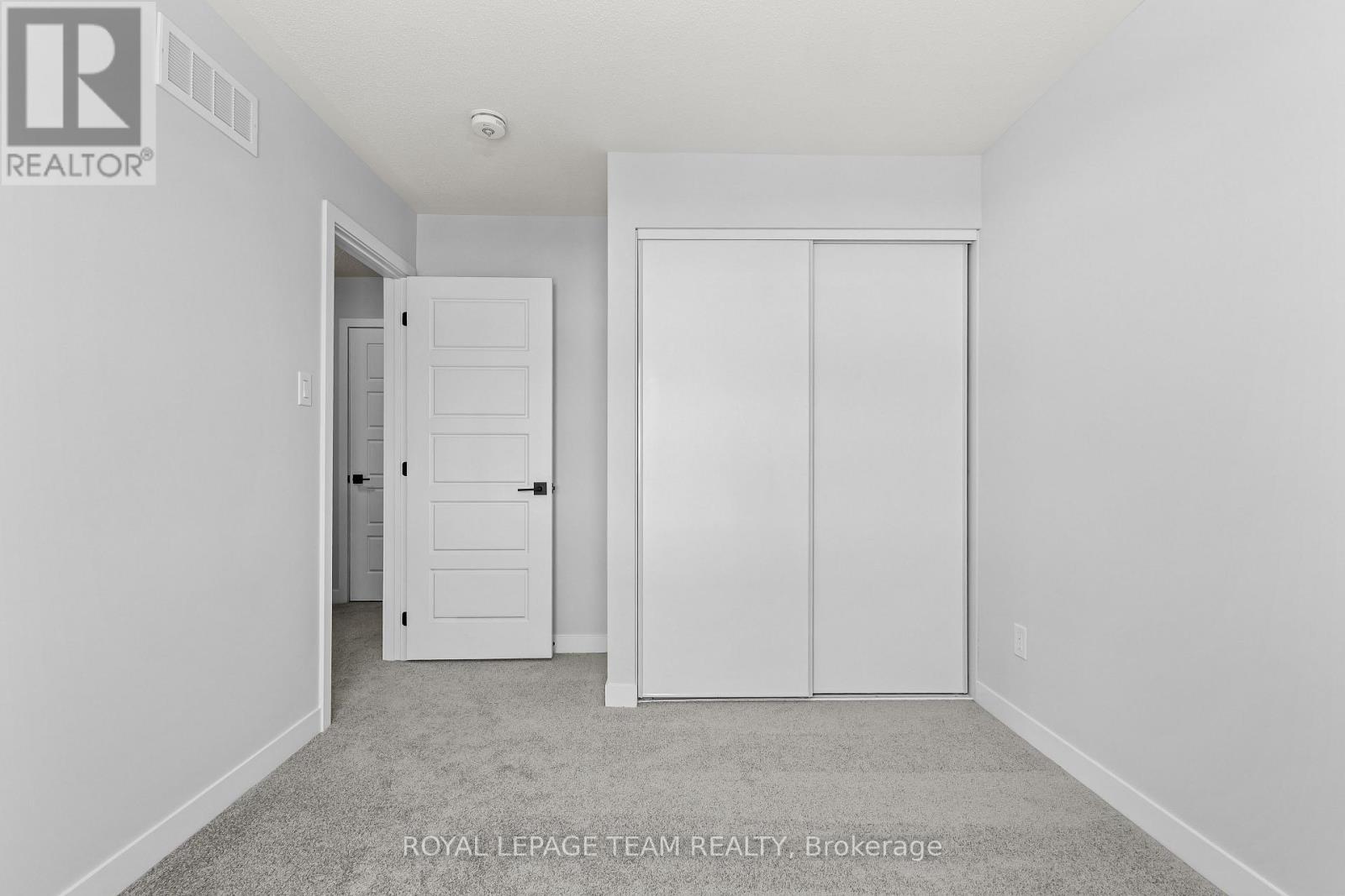 600 Bee Pollen Way, Ottawa, ON - Indoor Photo Showing Other Room