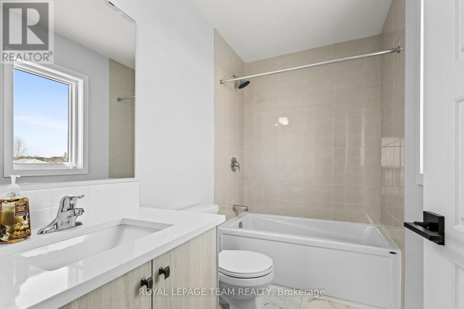 600 Bee Pollen Way, Ottawa, ON - Indoor Photo Showing Bathroom