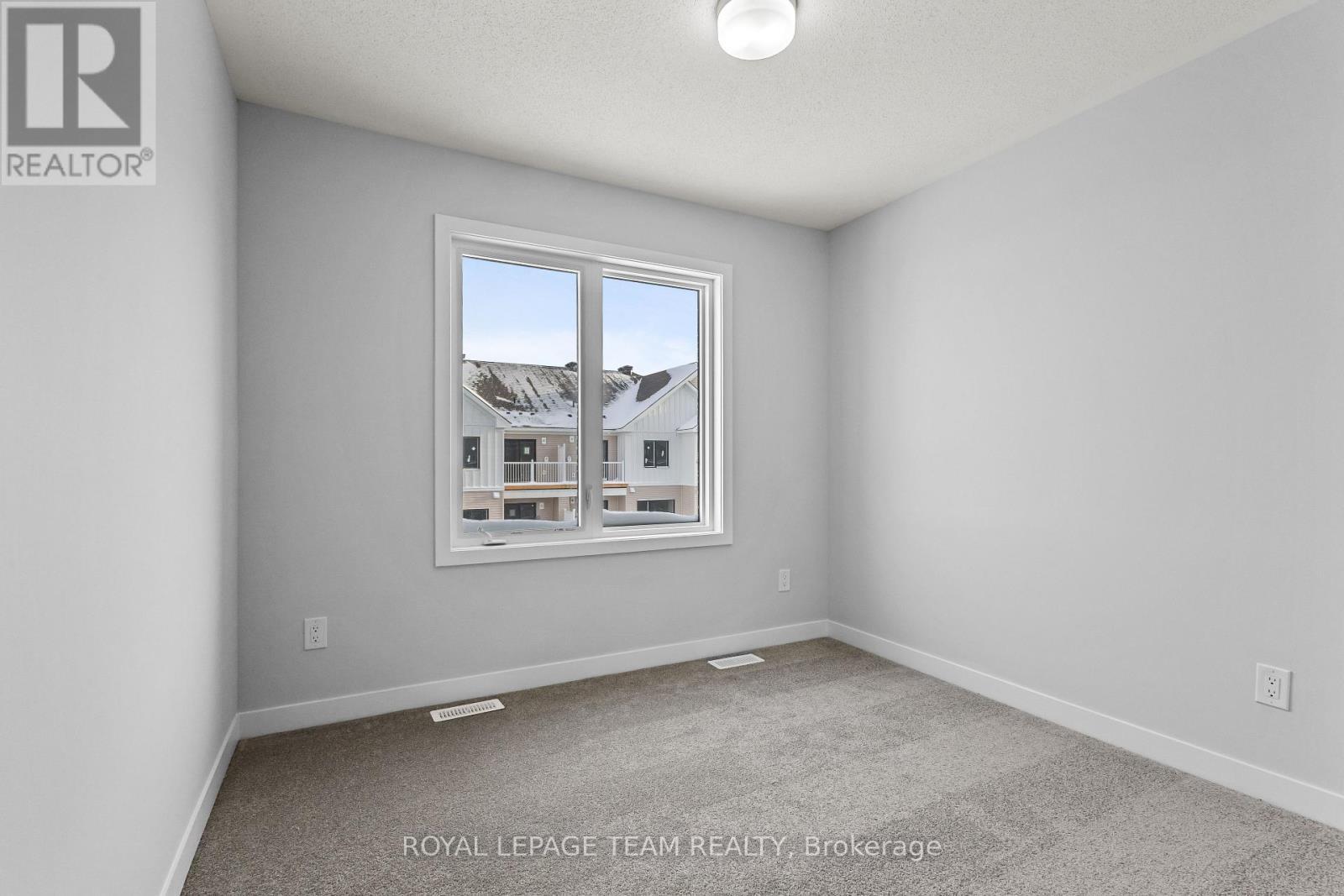 600 Bee Pollen Way, Ottawa, ON - Indoor Photo Showing Other Room