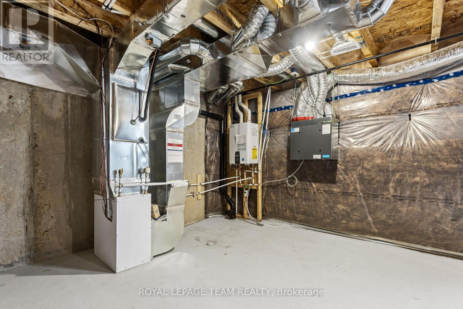 600 Bee Pollen Way, Ottawa, ON - Indoor Photo Showing Basement