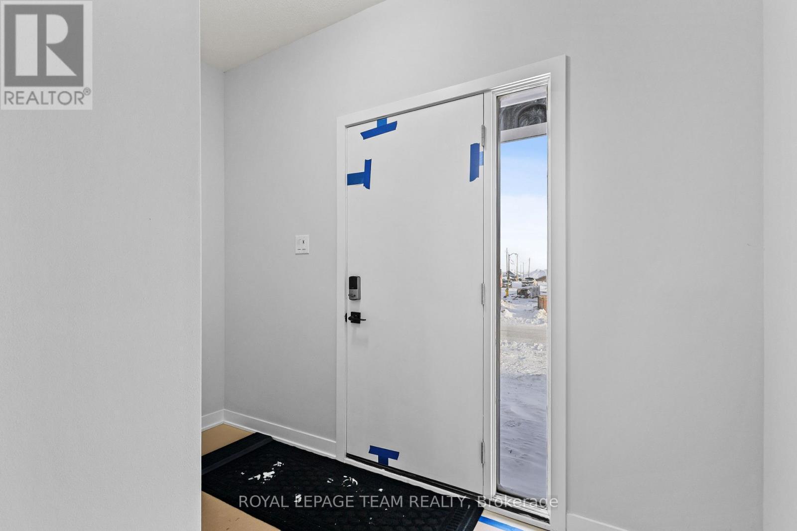 600 Bee Pollen Way, Ottawa, ON - Indoor Photo Showing Other Room