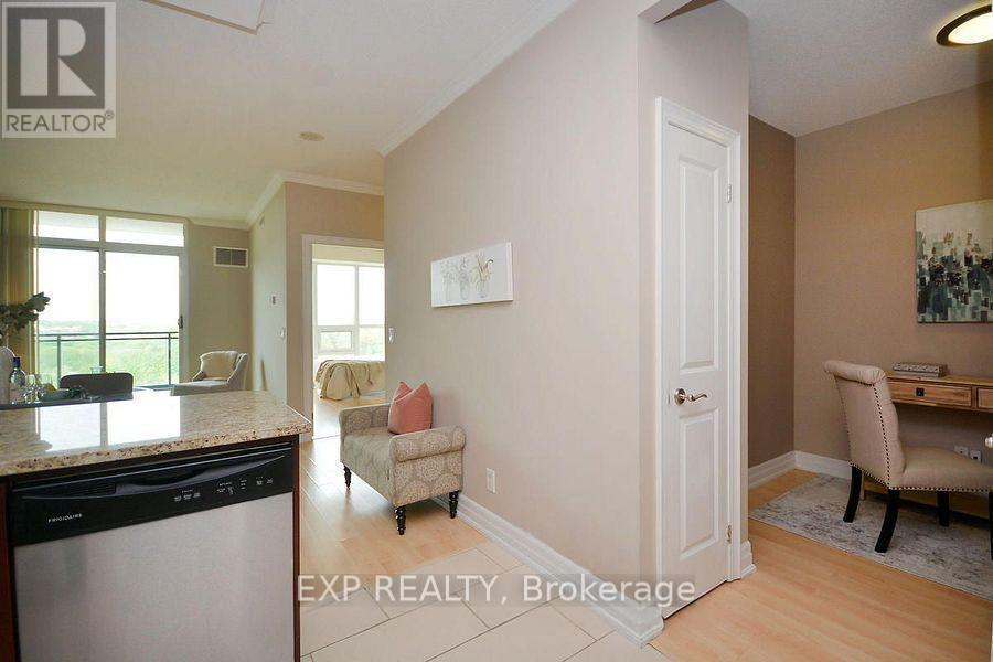 1007 - 100 John Street, Brampton, ON - Indoor