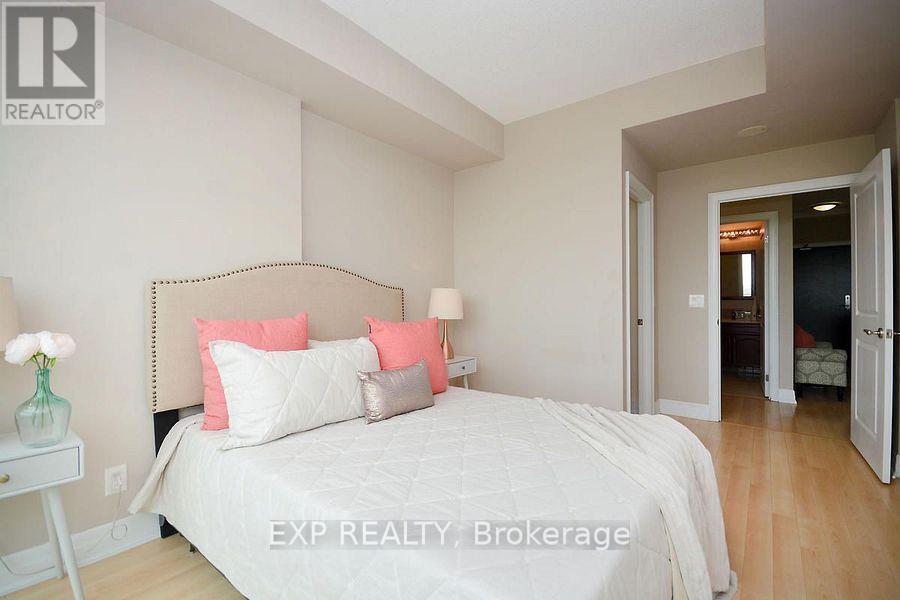 1007 - 100 John Street, Brampton, ON - Indoor Photo Showing Bedroom