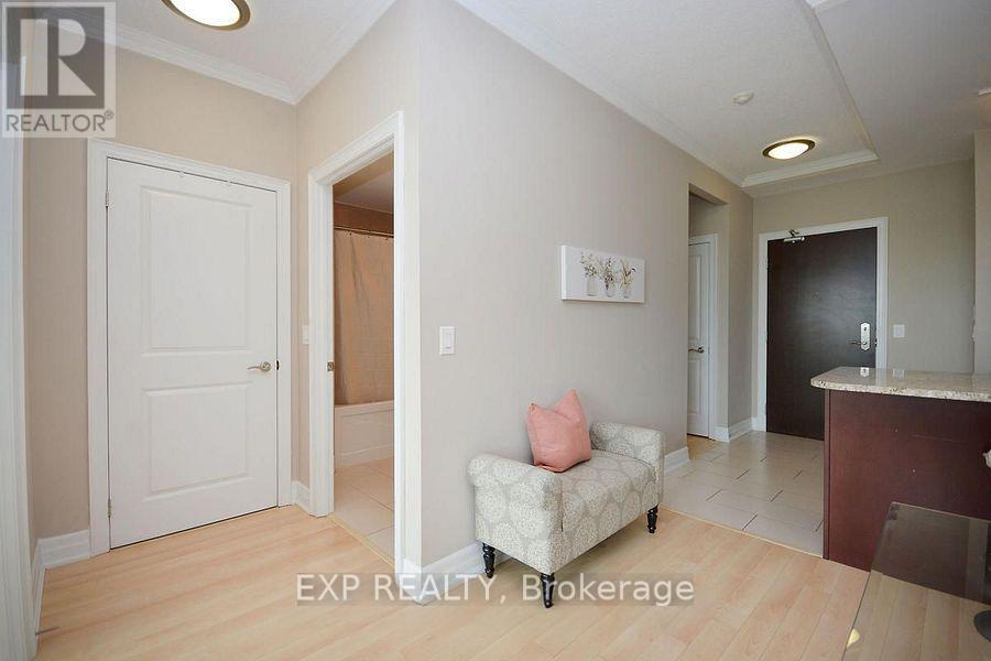 1007 - 100 John Street, Brampton, ON - Indoor Photo Showing Other Room