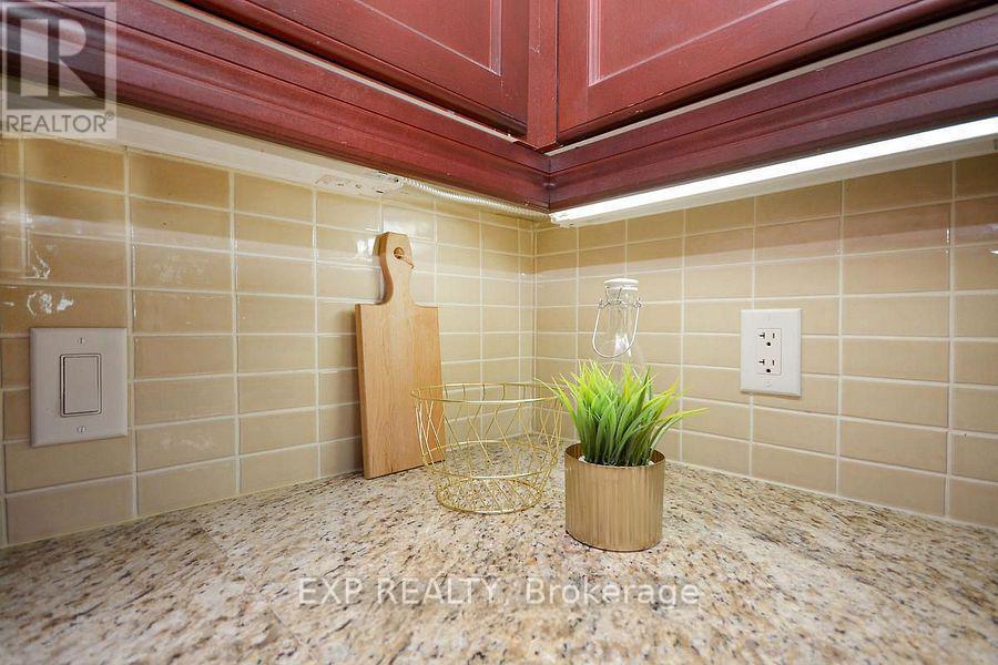 1007 - 100 John Street, Brampton, ON - Indoor