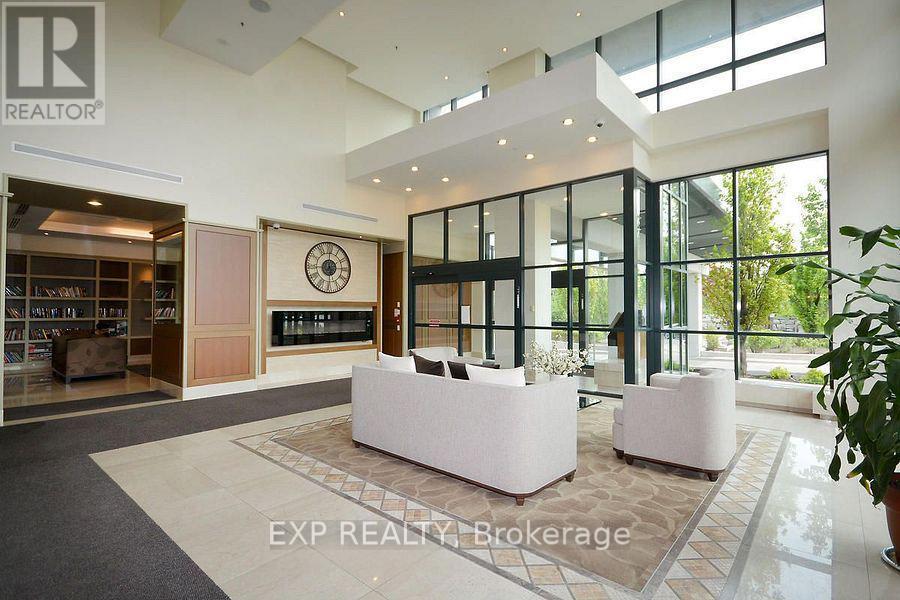 1007 - 100 John Street, Brampton, ON - Indoor Photo Showing Other Room