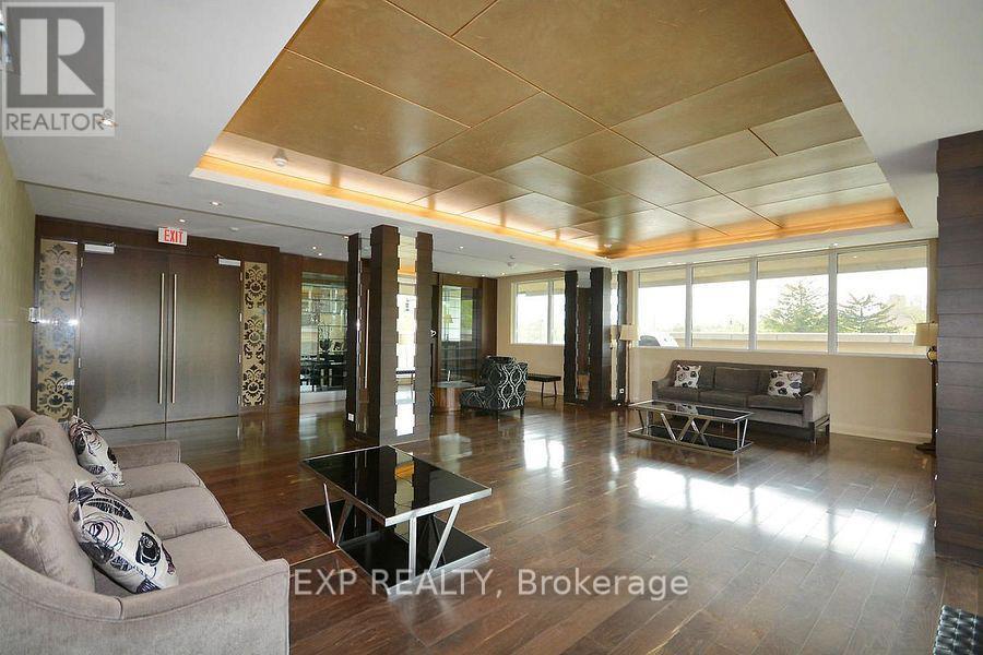 1007 - 100 John Street, Brampton, ON - Indoor Photo Showing Other Room