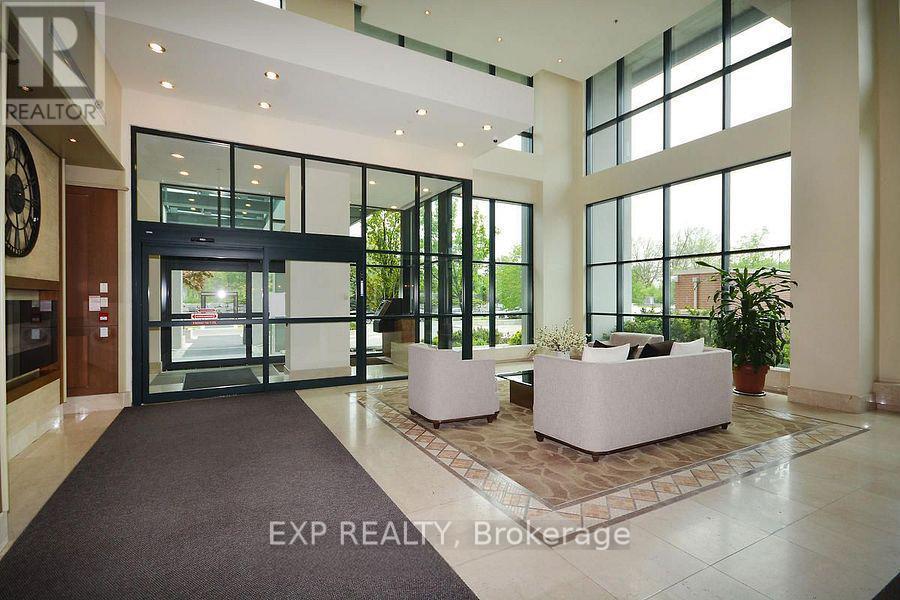 1007 - 100 John Street, Brampton, ON - Indoor Photo Showing Other Room