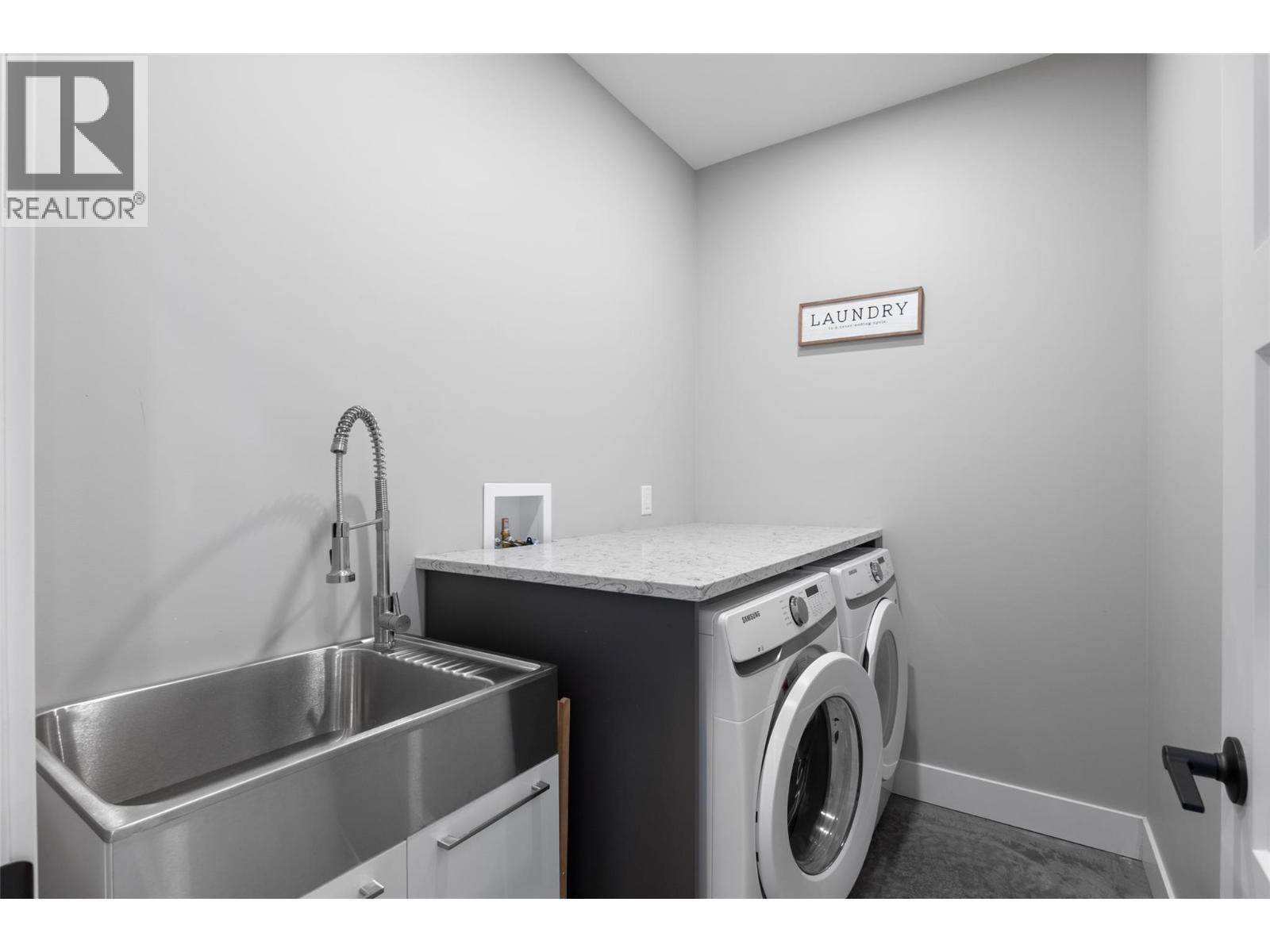 2533 Mountain View Drive, Sun Peaks, BC - Indoor Photo Showing Laundry Room