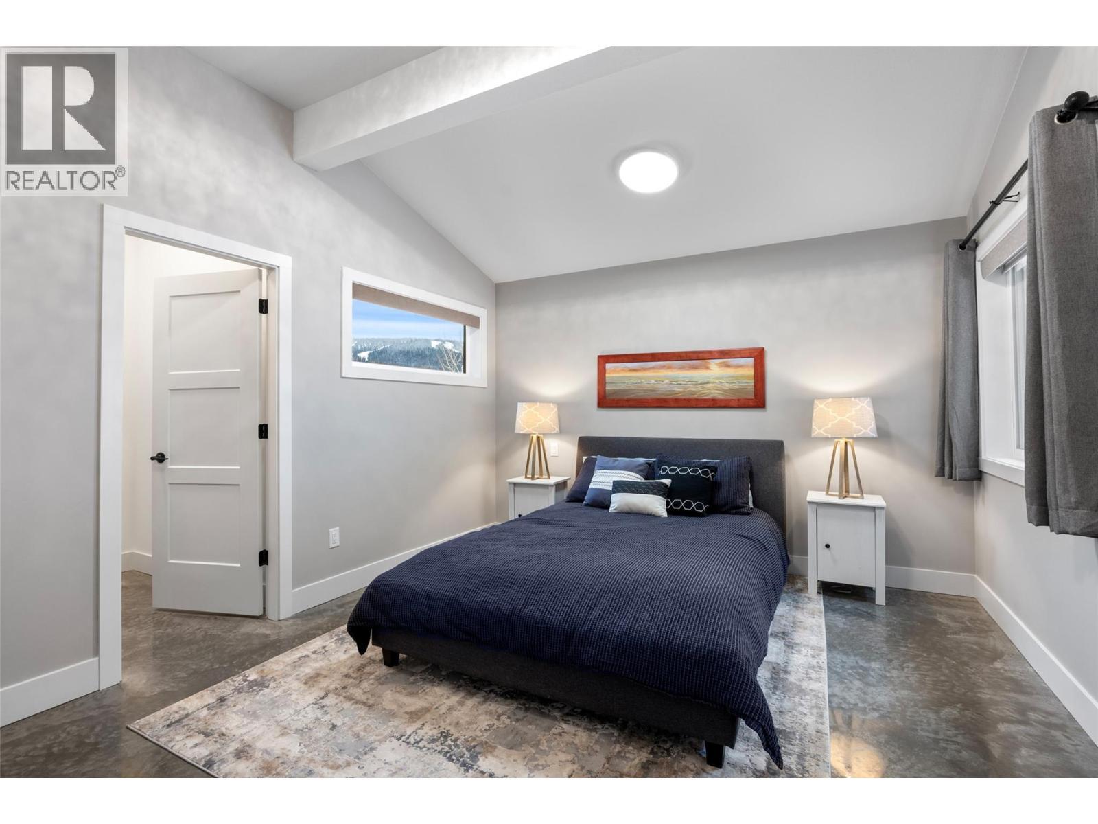 2533 Mountain View Drive, Sun Peaks, BC - Indoor Photo Showing Bedroom