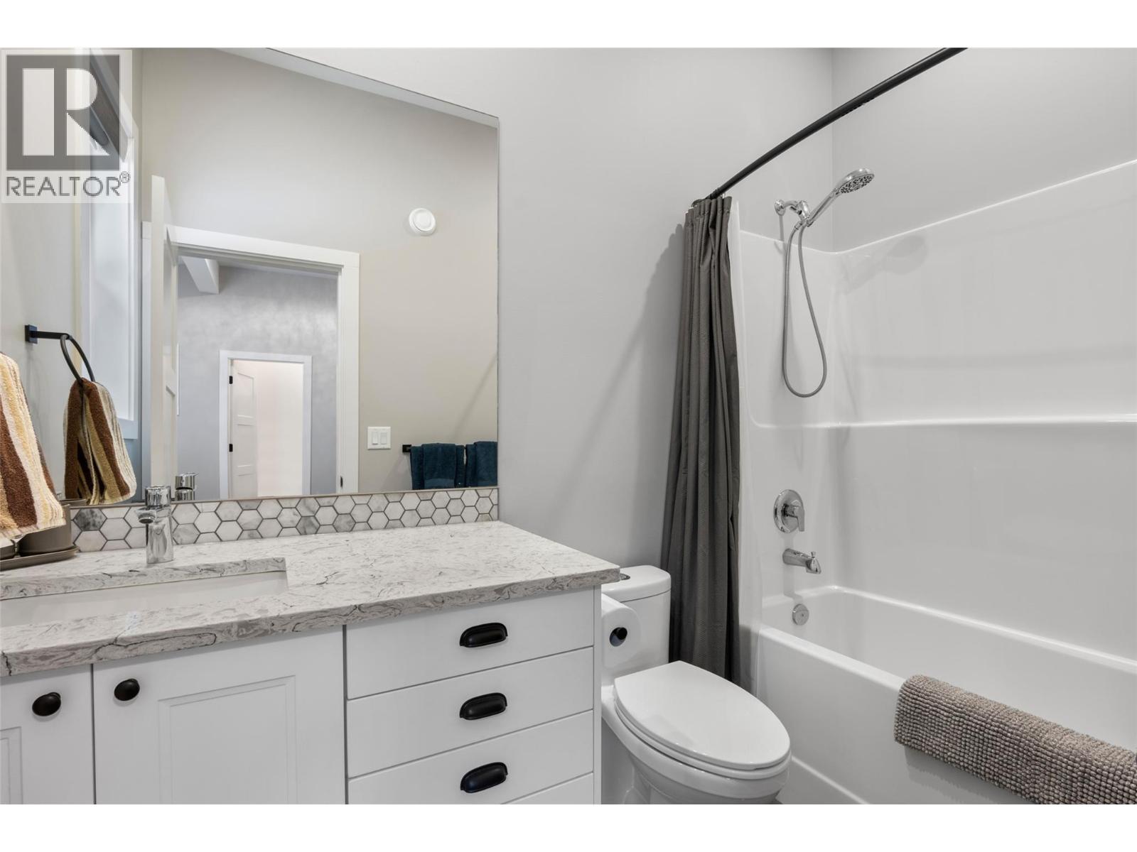 2533 Mountain View Drive, Sun Peaks, BC - Indoor Photo Showing Bathroom