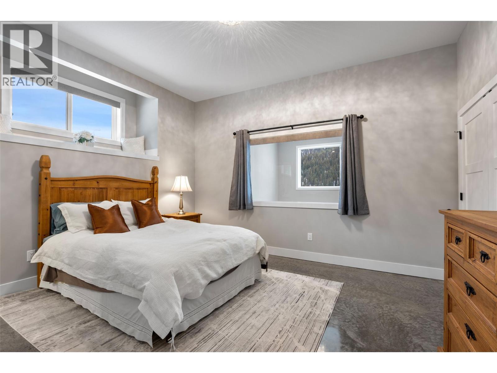 2533 Mountain View Drive, Sun Peaks, BC - Indoor Photo Showing Bedroom