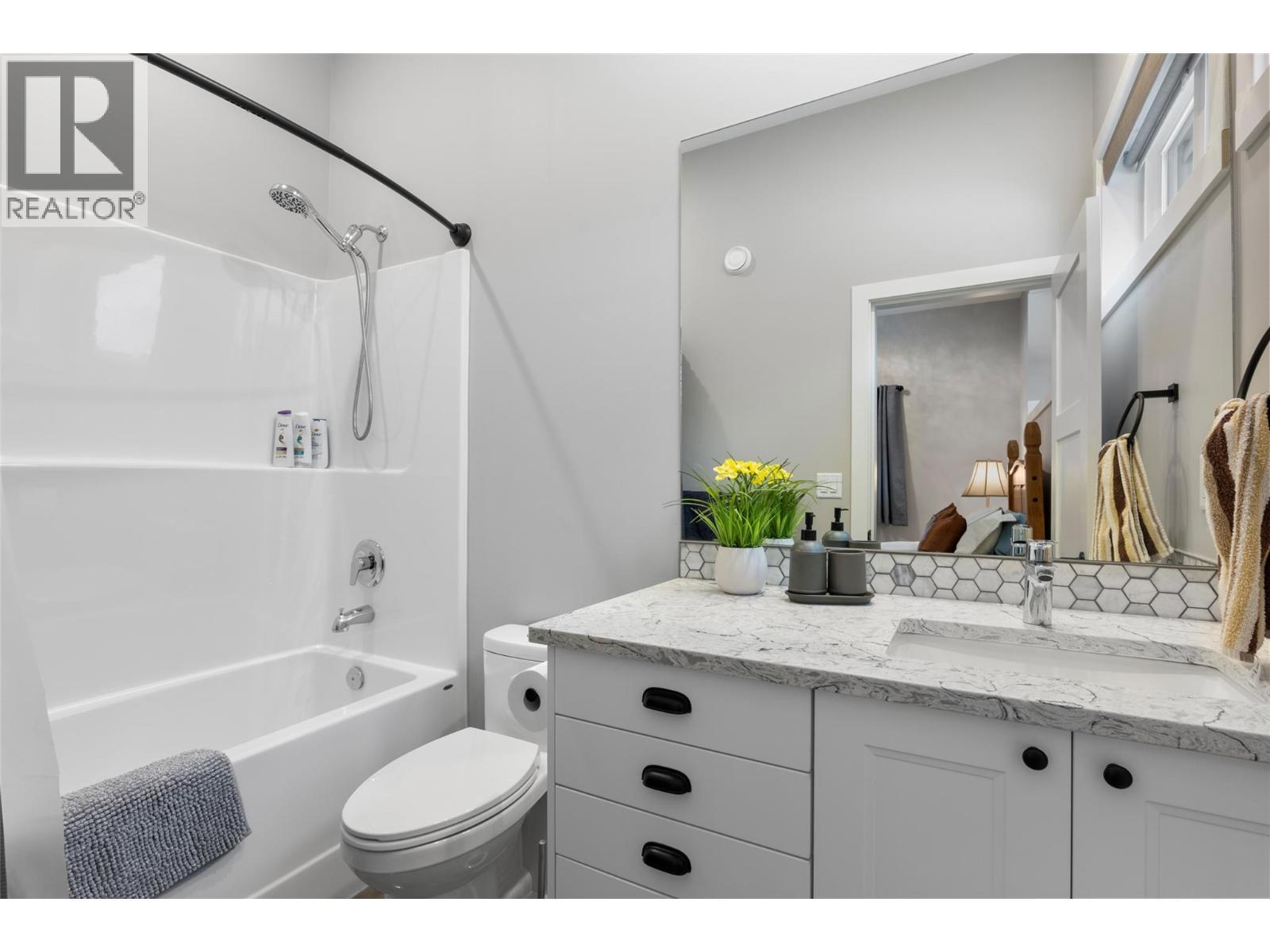 2533 Mountain View Drive, Sun Peaks, BC - Indoor Photo Showing Bathroom