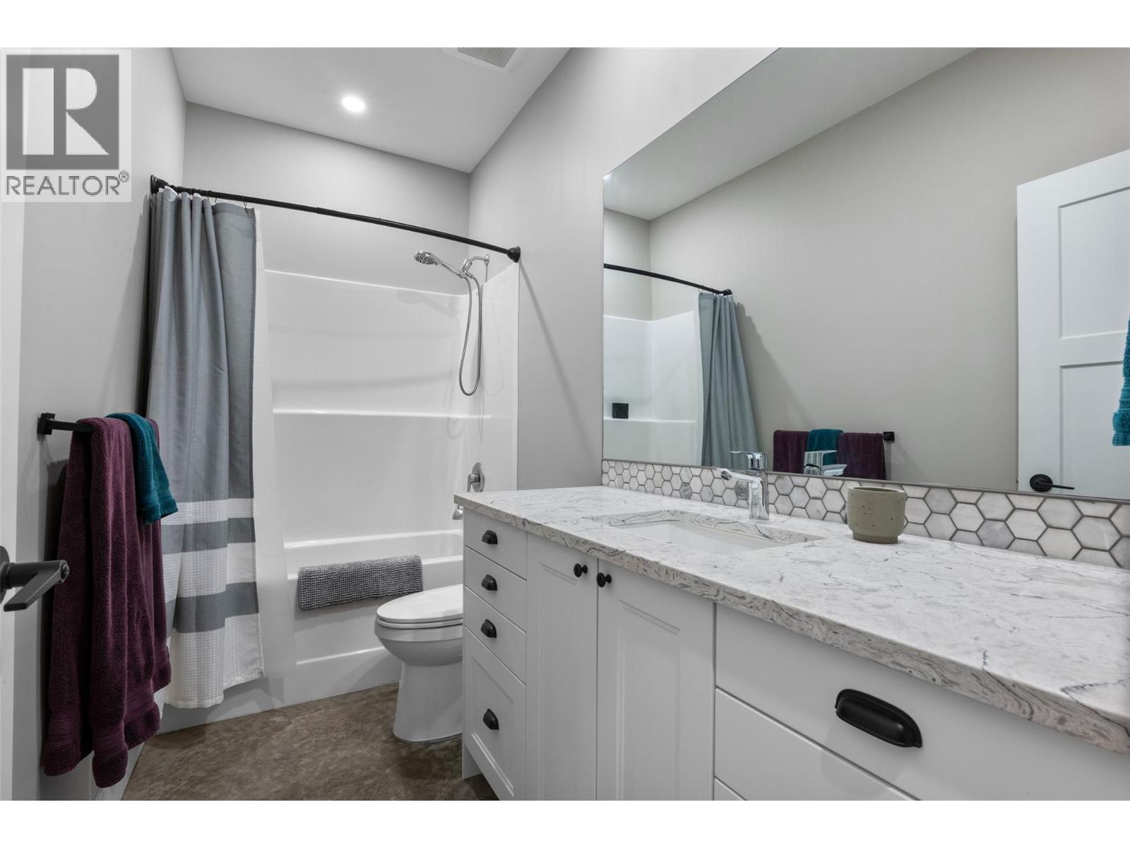 2533 Mountain View Drive, Sun Peaks, BC - Indoor Photo Showing Bathroom