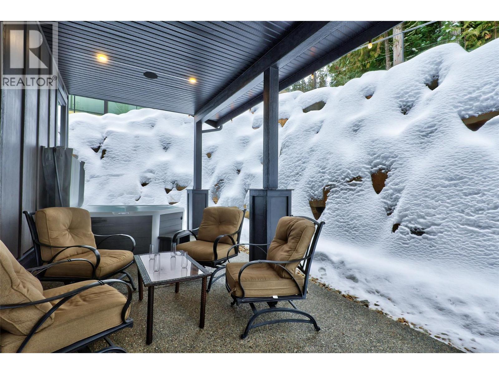 2533 Mountain View Drive, Sun Peaks, BC - Outdoor With Deck Patio Veranda With Exterior