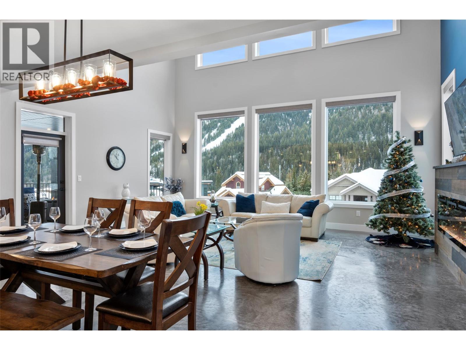2533 Mountain View Drive, Sun Peaks, BC - Indoor Photo Showing Dining Room