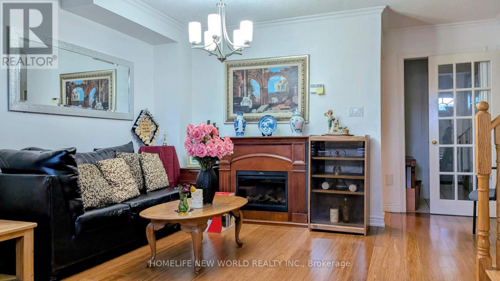 100 Castle Park Boulevard, Vaughan, ON - Indoor Photo Showing Living Room With Fireplace