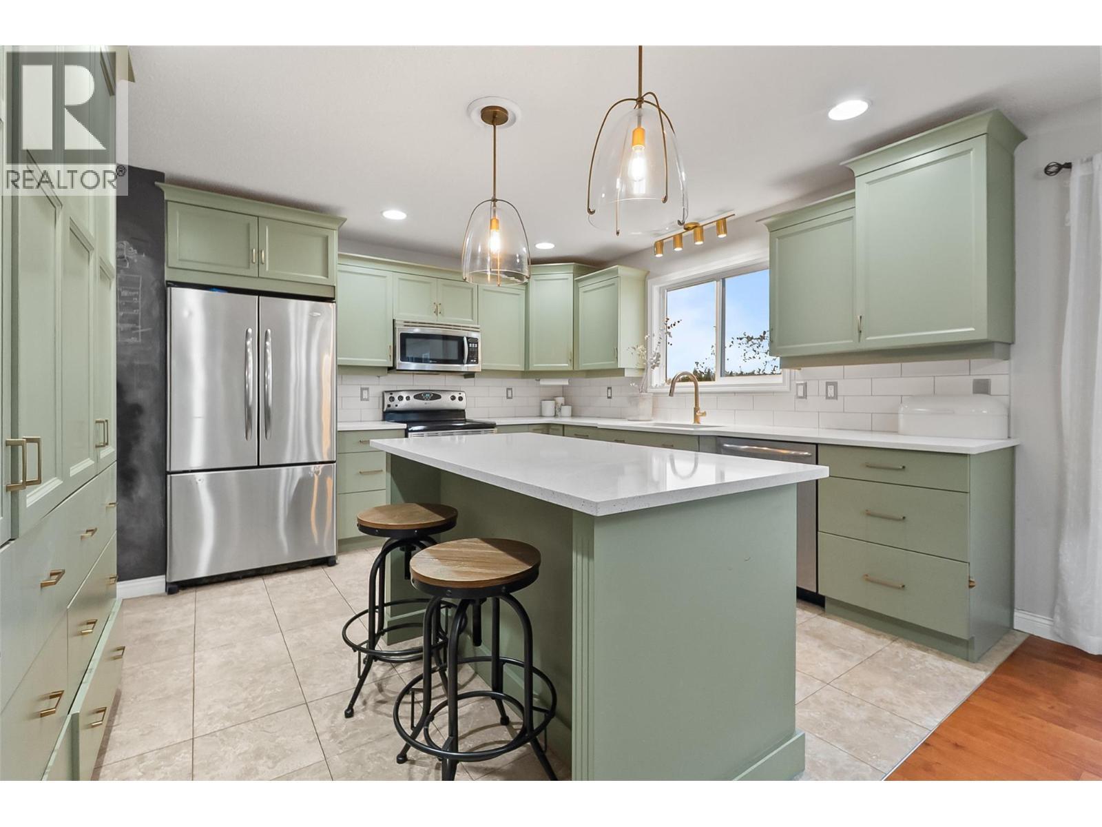 428 Milton Road, Kelowna, BC - Indoor Photo Showing Kitchen