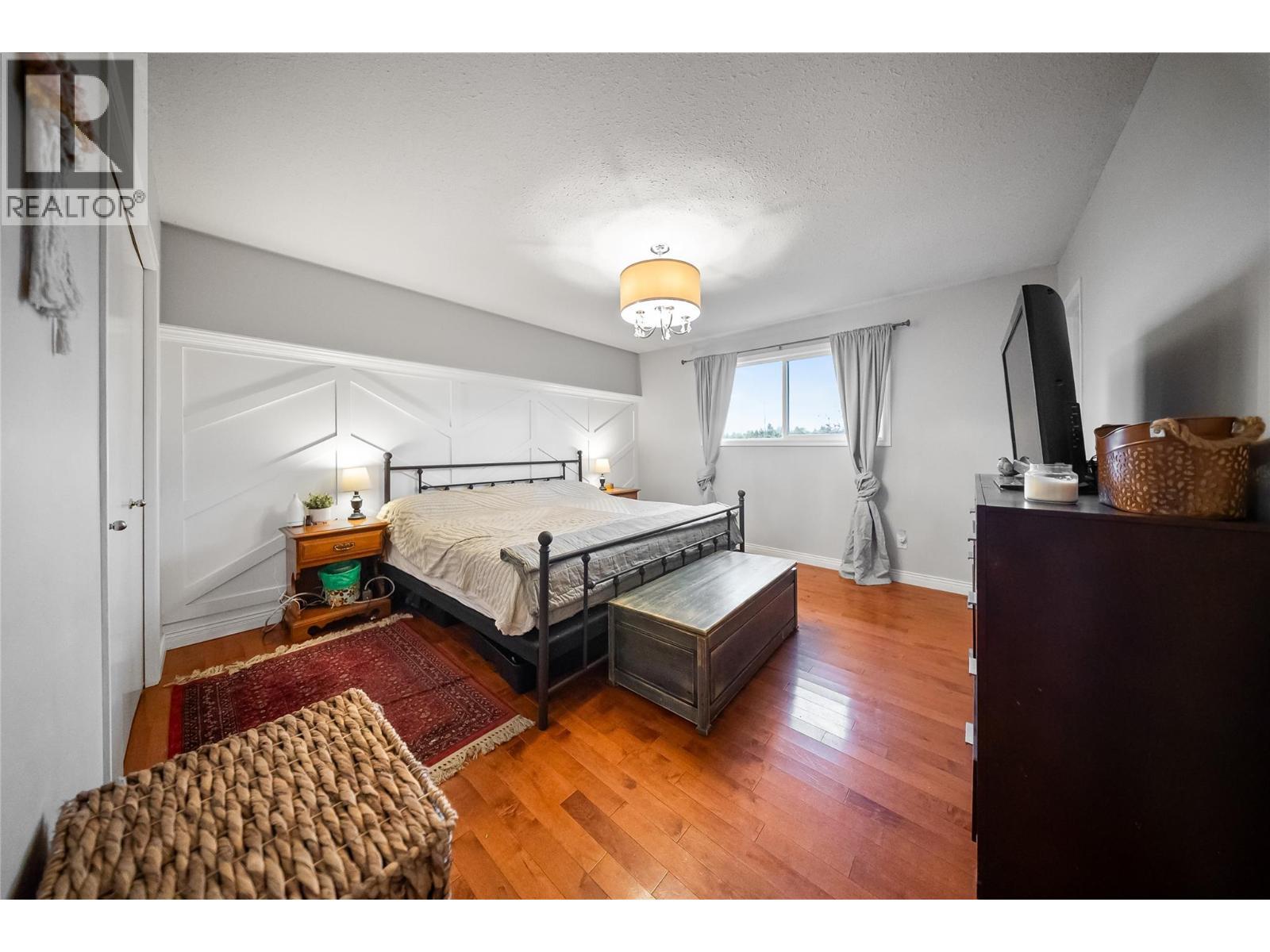 Main Primary - 428 Milton Road, Kelowna, BC - Indoor Photo Showing Bedroom