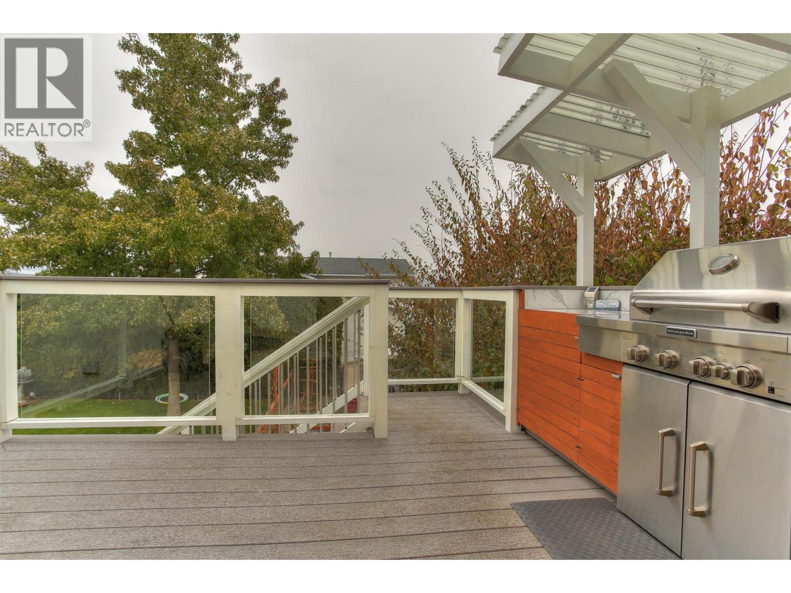 428 Milton Road, Kelowna, BC - Outdoor With Exterior
