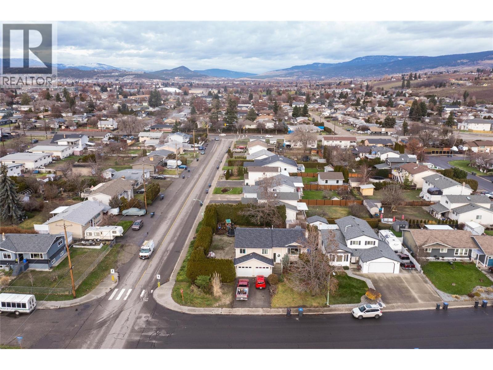 428 Milton Road, Kelowna, BC - Outdoor With View