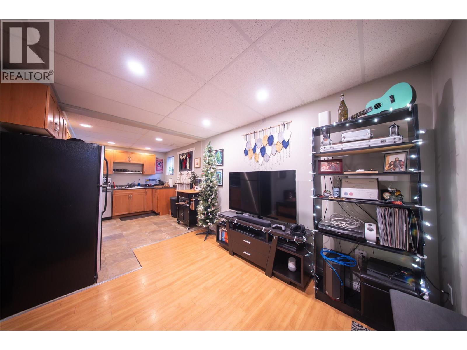 428 Milton Road, Kelowna, BC - Indoor