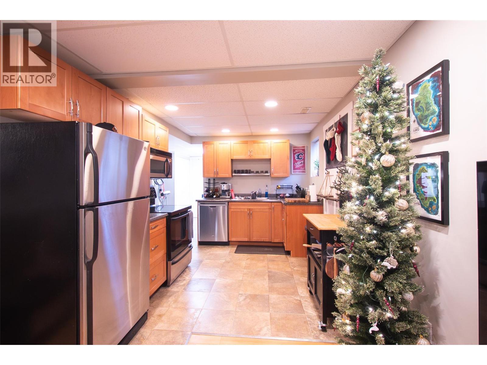 428 Milton Road, Kelowna, BC - Indoor Photo Showing Kitchen