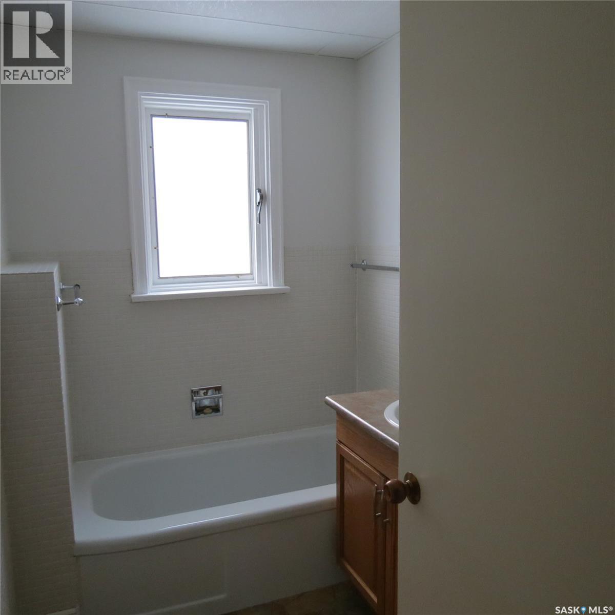 2767 Winnipeg Street, Regina, SK - Indoor Photo Showing Bathroom