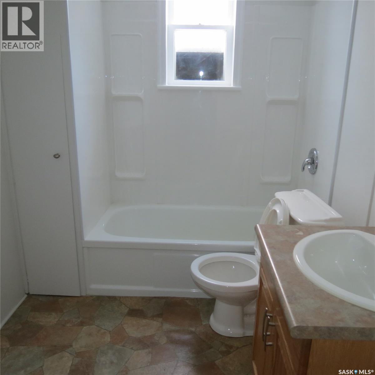 2767 Winnipeg Street, Regina, SK - Indoor Photo Showing Bathroom