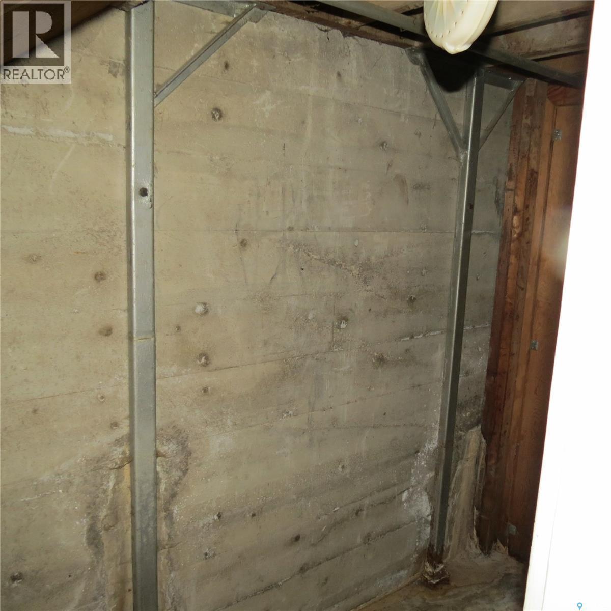 2767 Winnipeg Street, Regina, SK - Indoor