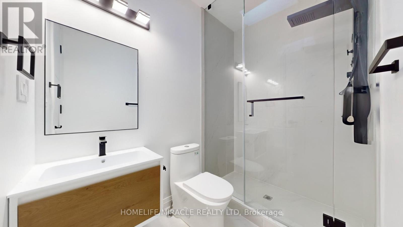 150 Stewart Street, Oakville, ON - Indoor Photo Showing Bathroom