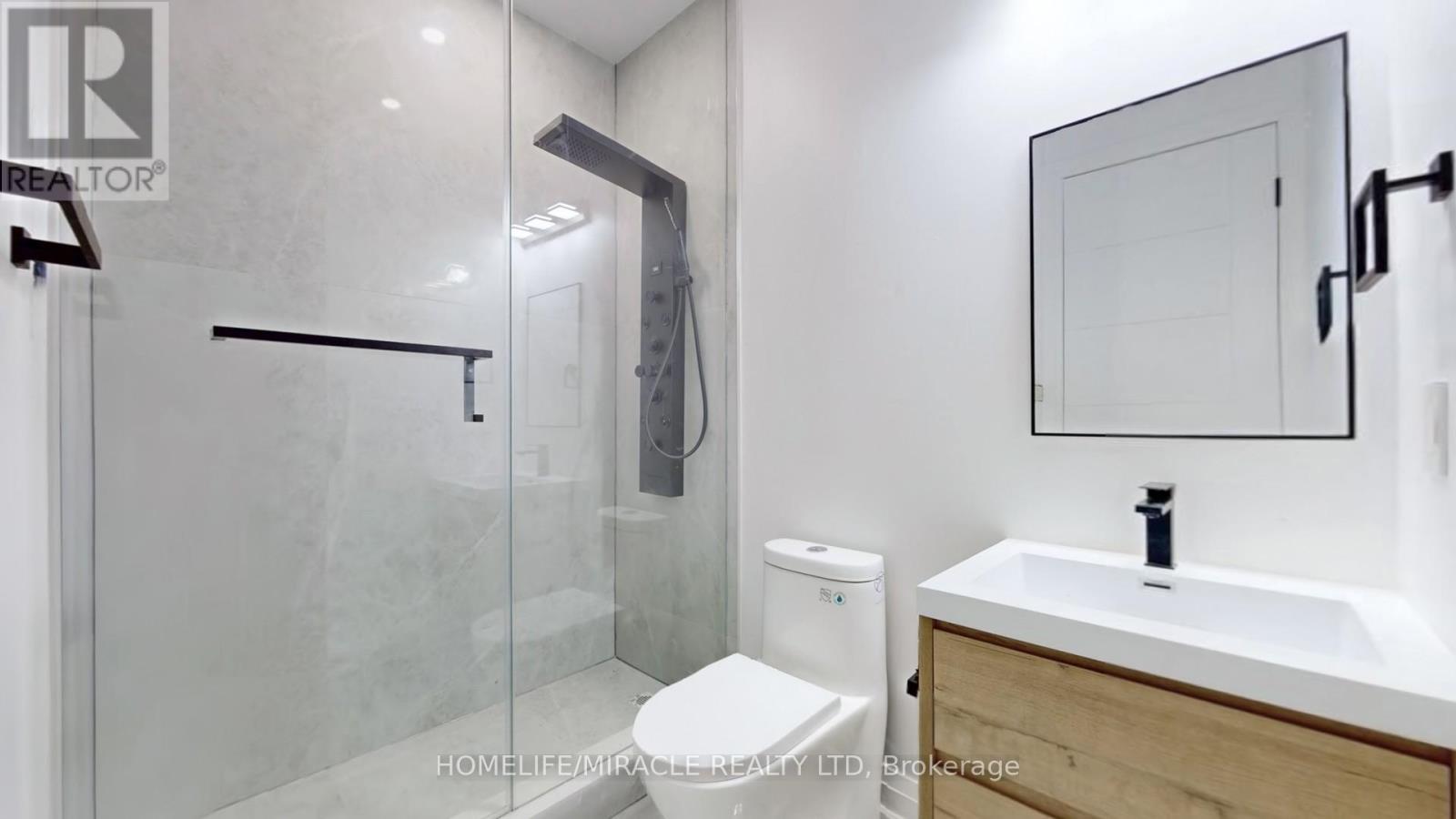 150 Stewart Street, Oakville, ON - Indoor Photo Showing Bathroom