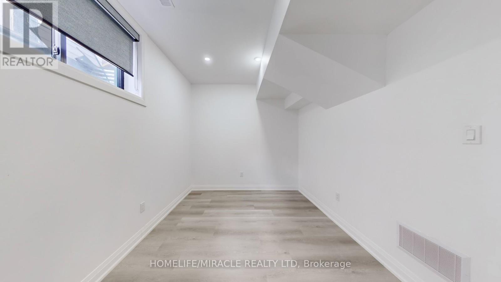 150 Stewart Street, Oakville, ON - Indoor Photo Showing Other Room